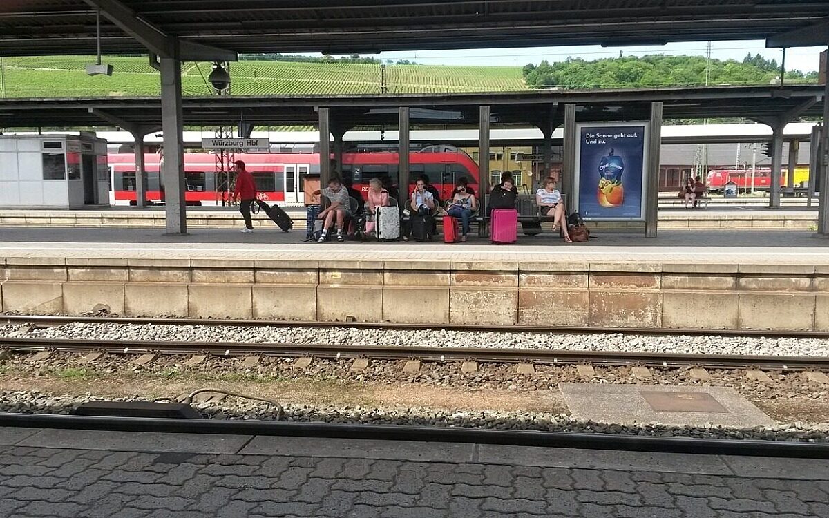 Ein Gleis am Würzburger Hauptbahnhof Ein Gleis am Würzburger Hauptbahnhof