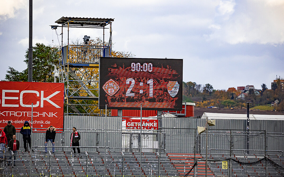 Wuerzburger Kickers Anzeigetafel Sieg gegen Tuerkguecue Wuerzburger Kickers Anzeigetafel Sieg gegen Tuerkguecue