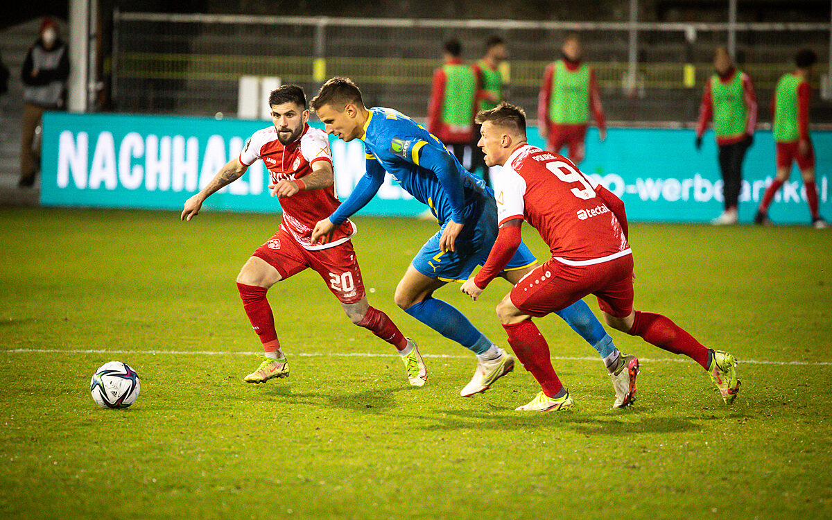 Zweikampf Wuerzburger Kickers Eintracht Braunschweig Zweikampf Wuerzburger Kickers Eintracht Braunschweig