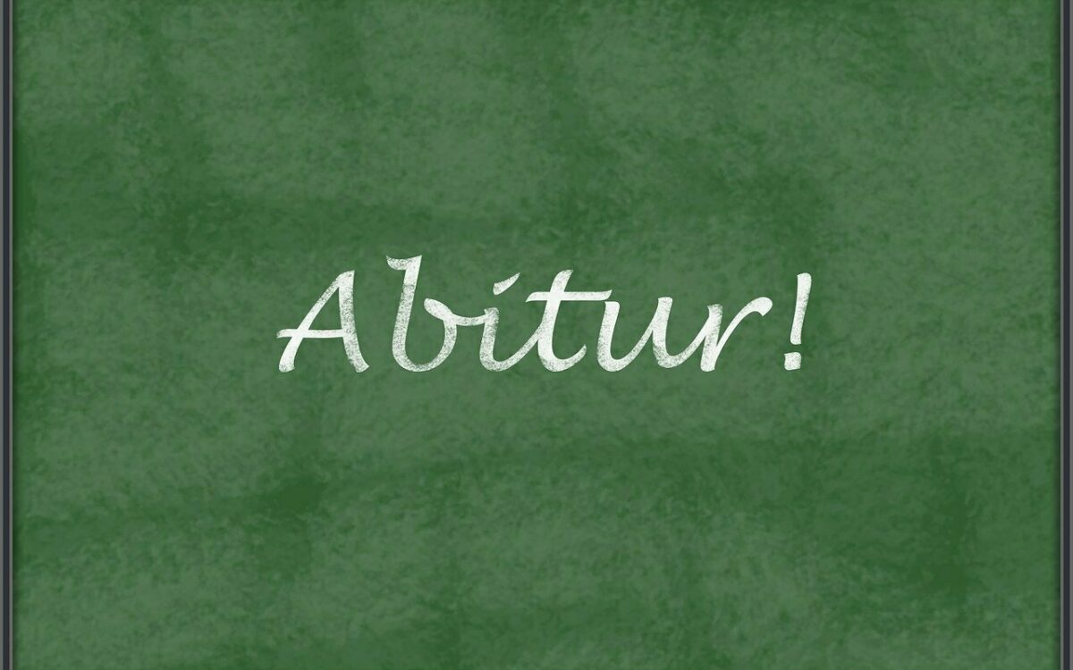 Abitur Schriftzug auf einer Tafel Abitur Schriftzug auf einer Tafel