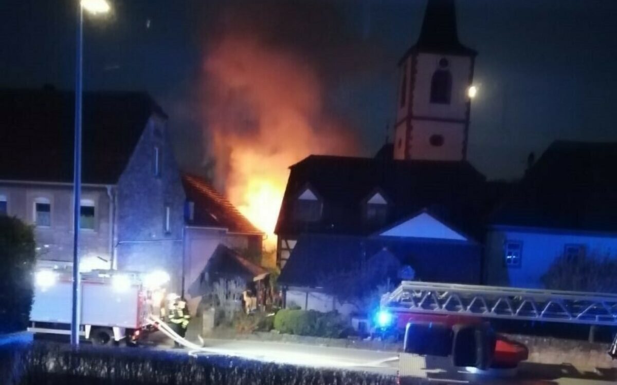 Brand eines Hauses in Kleinochsenfurt Brand eines Hauses in Kleinochsenfurt