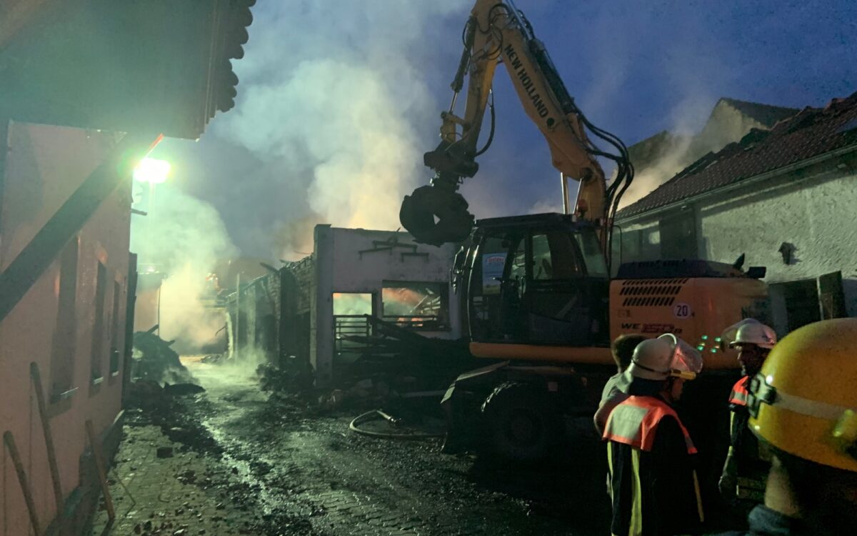 Bilder vom Brand zweier Ställe und eines Wohnhauses in Zeubelried Bilder vom Brand zweier Ställe und eines Wohnhauses in Zeubelried
