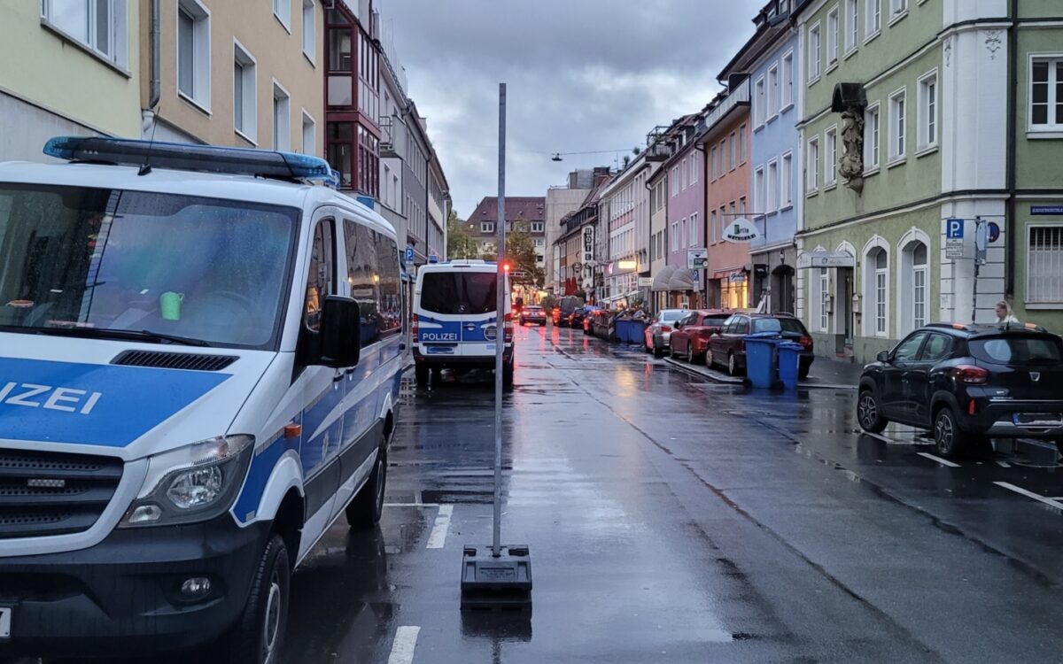 Einsatzkräfte der Bundespolizei in der Würzburger Semmelstraße Einsatzkräfte der Bundespolizei in der Würzburger Semmelstraße