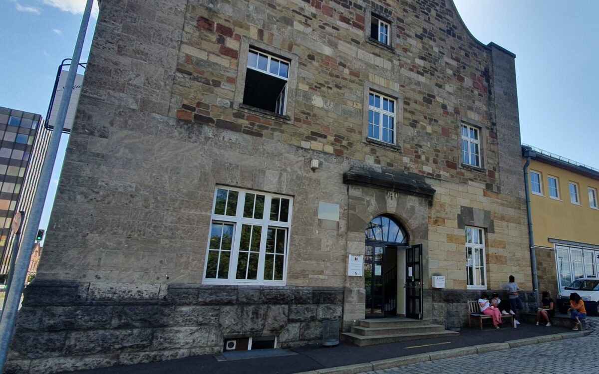 Die Berufsschule in Schweinfurt nach dem Polizeieinsatz wegen einer angedrohten Gewalttat Die Berufsschule in Schweinfurt nach dem Polizeieinsatz wegen einer angedrohten Gewalttat