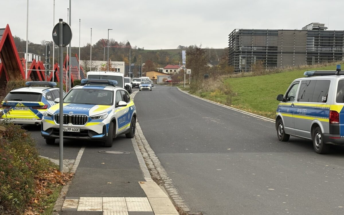 Ein Großaufgebot ist am Ostring in Rottendorf News 5