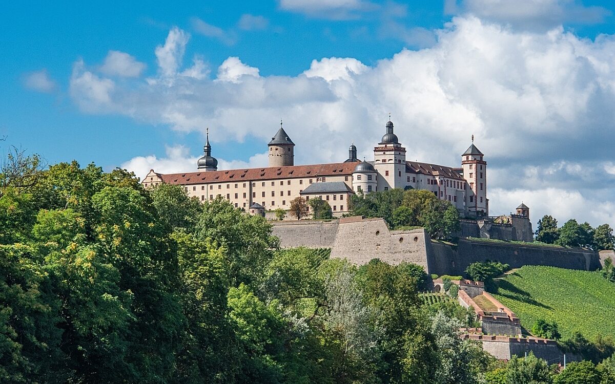 Die Festung Marienberg aus dem Süden gesehen Die Festung Marienberg aus dem Süden gesehen