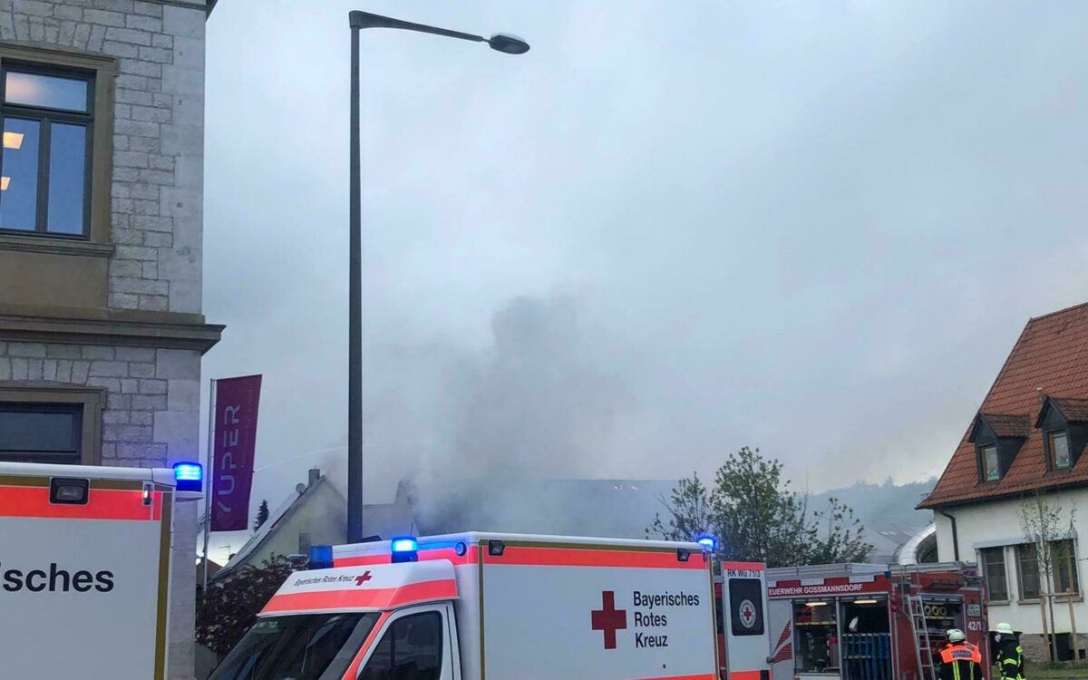 Feuer in Winterhausen Rettungskräfte im Einsatz Feuer in Winterhausen Rettungskräfte im Einsatz