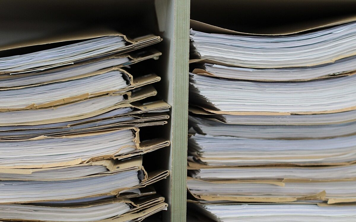 Symbolbild Aktenstapel Symbolbild Aktenstapel
