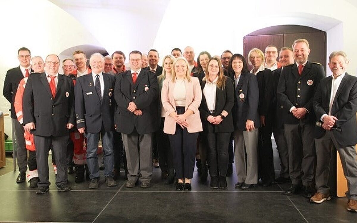 Die ausgezeichneten Fluthelfer des BRK aus dem Landkreis Kitzingen Die ausgezeichneten Fluthelfer des BRK aus dem Landkreis Kitzingen