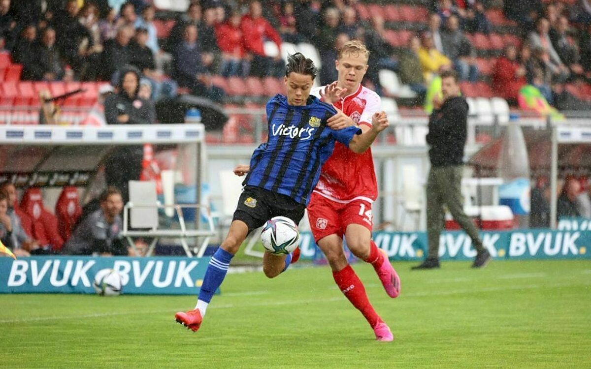 Fwk gegen saarbruecken zwei spieler auf dem platz Fwk gegen saarbruecken zwei spieler auf dem platz
