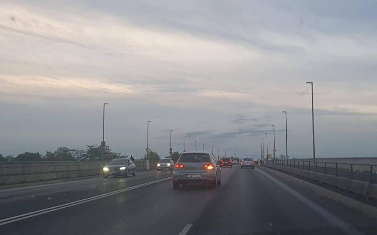 Die Hahnenhügelbrücke in Schweinfurt Die Hahnenhügelbrücke in Schweinfurt