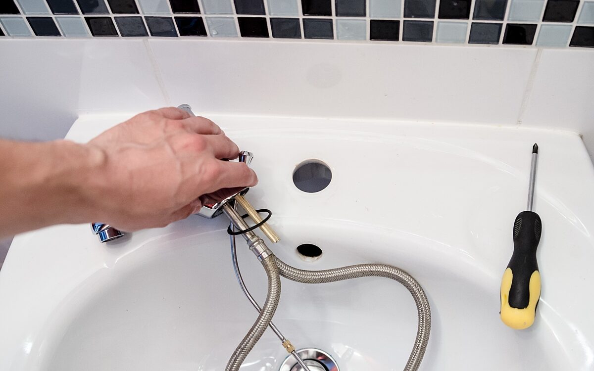 Handwerker klempner wachbecken Handwerker klempner wachbecken