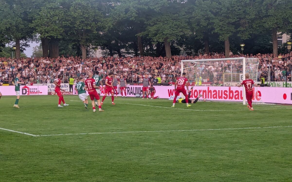 Die Schnüdel beim Treffer zum 2:1 Die Schnüdel beim Treffer zum 2:1