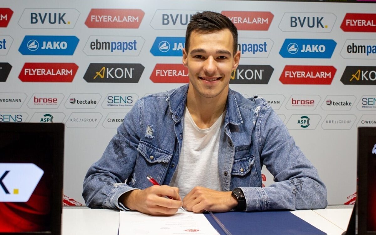 Kickers-Spieler Marco Hausjell Kickers-Spieler Marco Hausjell