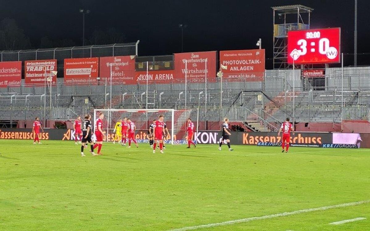 Die Kickers-Spieler auf dem Feld Die Kickers-Spieler auf dem Feld