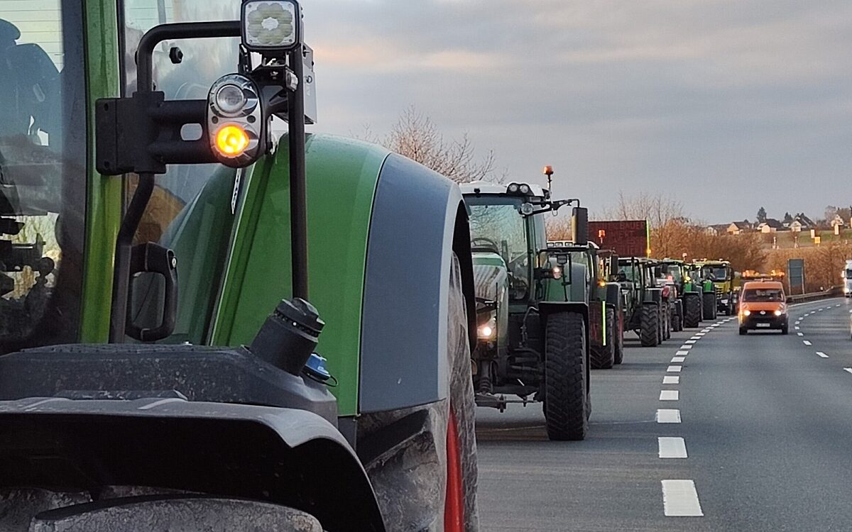 Landwirte demonstrieren bei Estenfeld Landwirte demonstrieren bei Estenfeld