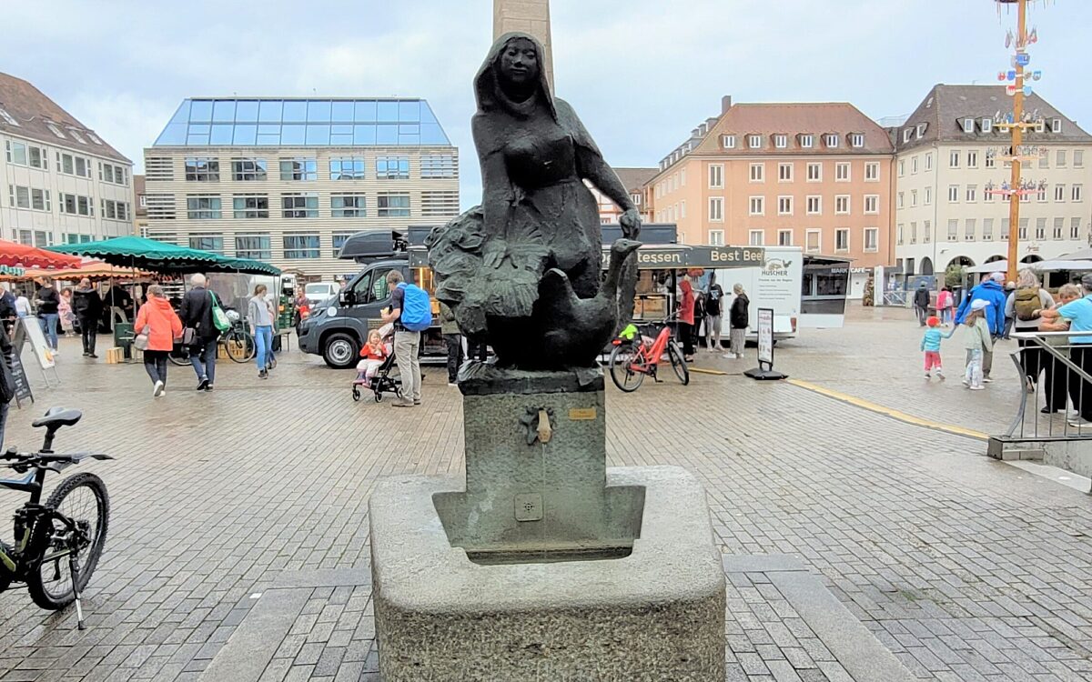 Der Marktbärbel Brunnen in Würzburg Der Marktbärbel Brunnen in Würzburg