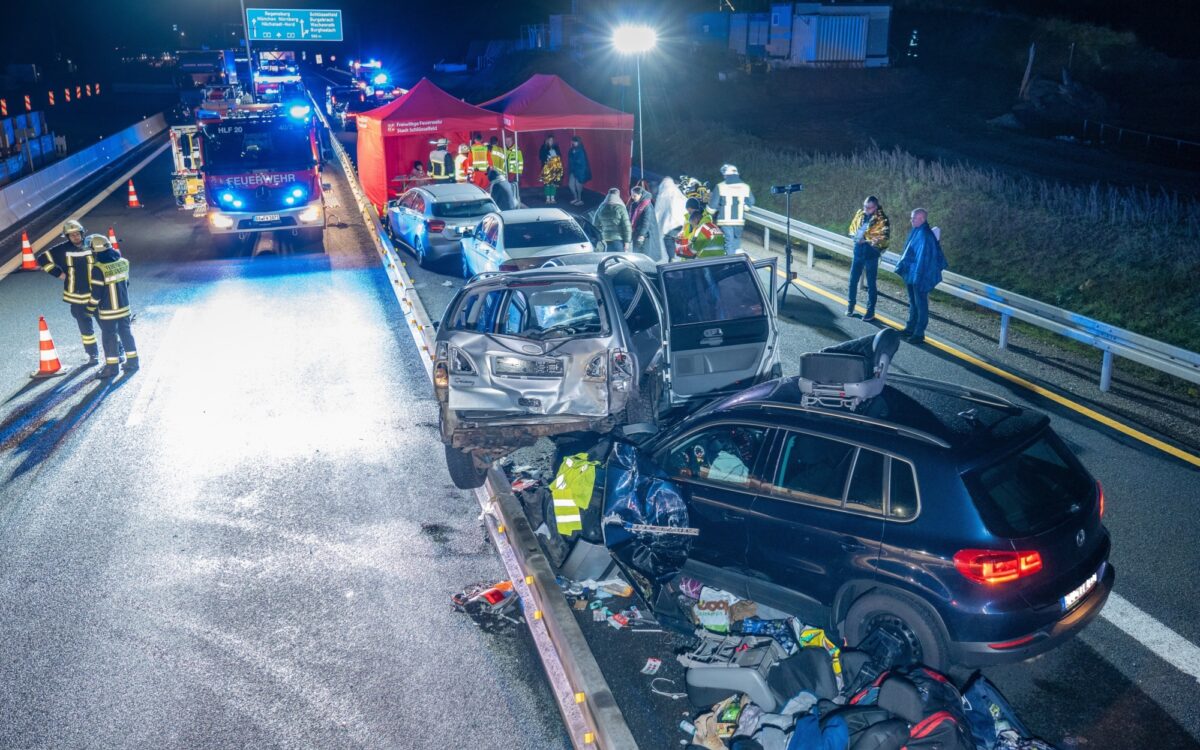 Die Unfallstelle eines Massenunfalls zwischen Geiselwind und Schlüsselfeld Die Unfallstelle eines Massenunfalls zwischen Geiselwind und Schlüsselfeld