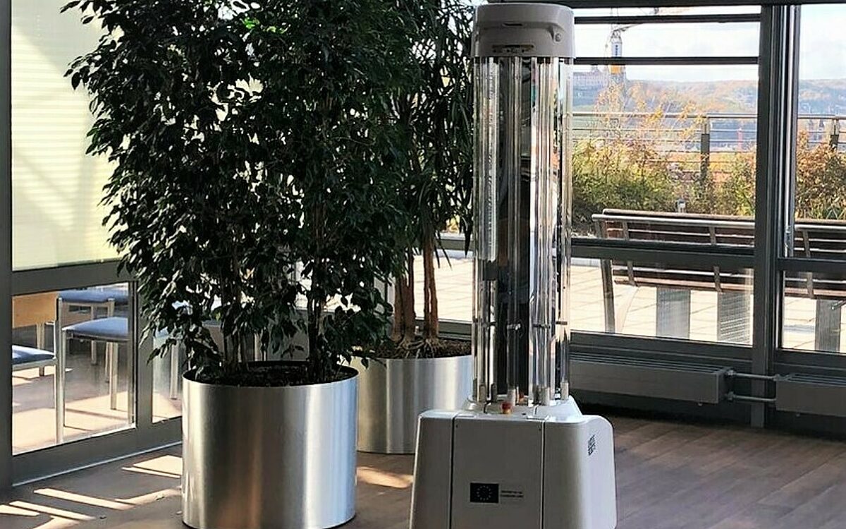 Der neue Desinfektionsroboter im Missio Der neue Desinfektionsroboter im Missio