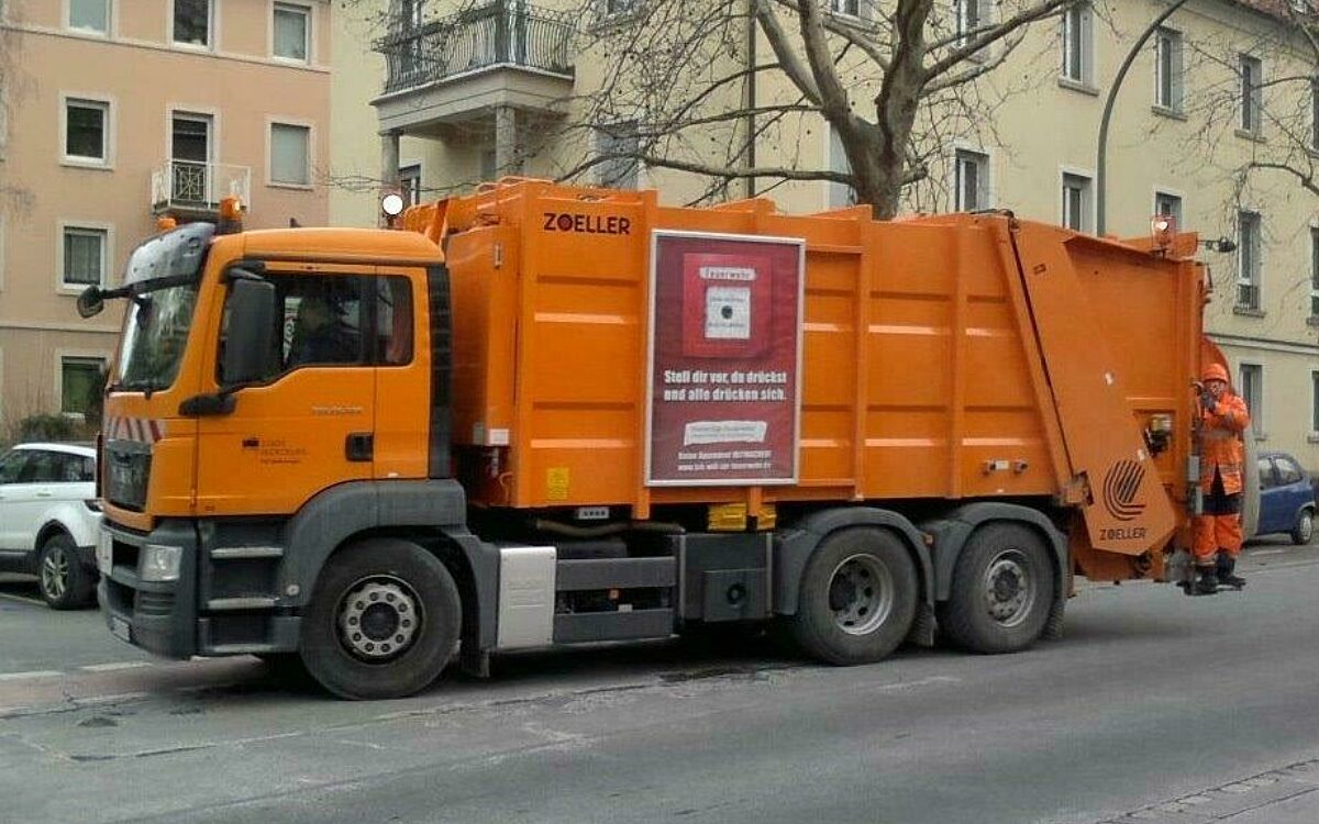 Ein Fahrzeug der Müllabfuhr Ein Fahrzeug der Müllabfuhr