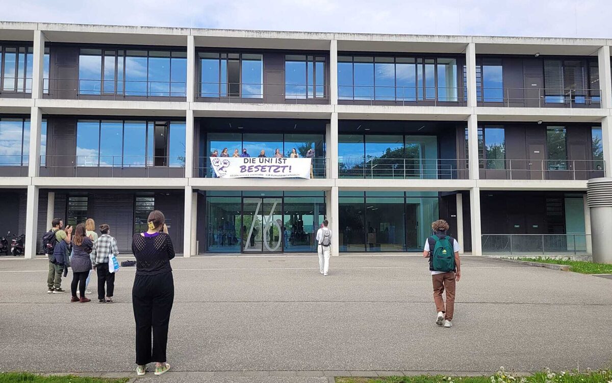 Das besetzte Hörsaal-Gebäude am Uni-Campus Hubland Nord Das besetzte Hörsaal-Gebäude am Uni-Campus Hubland Nord