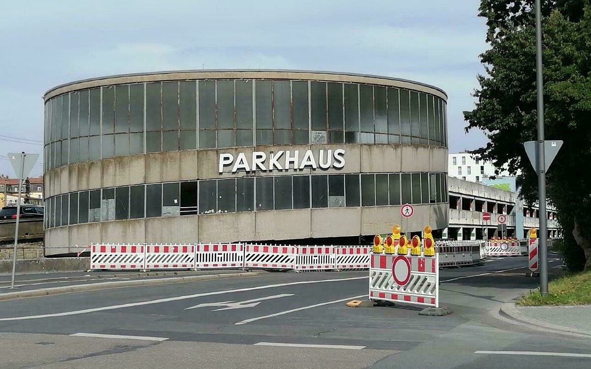 Das marode Würzburger Quellenbach-Parkhaus ist gesperrt Das marode Würzburger Quellenbach-Parkhaus ist gesperrt