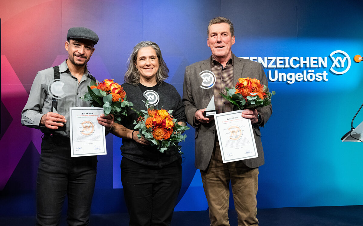 Der Würzburger Chia Rabiei (links) mit den beiden anderen Preisträgern des XY-Preis Der Würzburger Chia Rabiei (links) mit den beiden anderen Preisträgern des XY-Preis