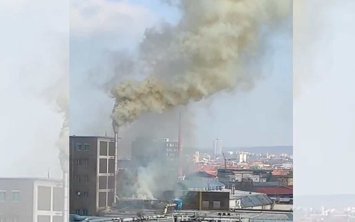 Rauch steht über dem ZF-Werk Nord in Schweinfurt Rauch steht über dem ZF-Werk Nord in Schweinfurt