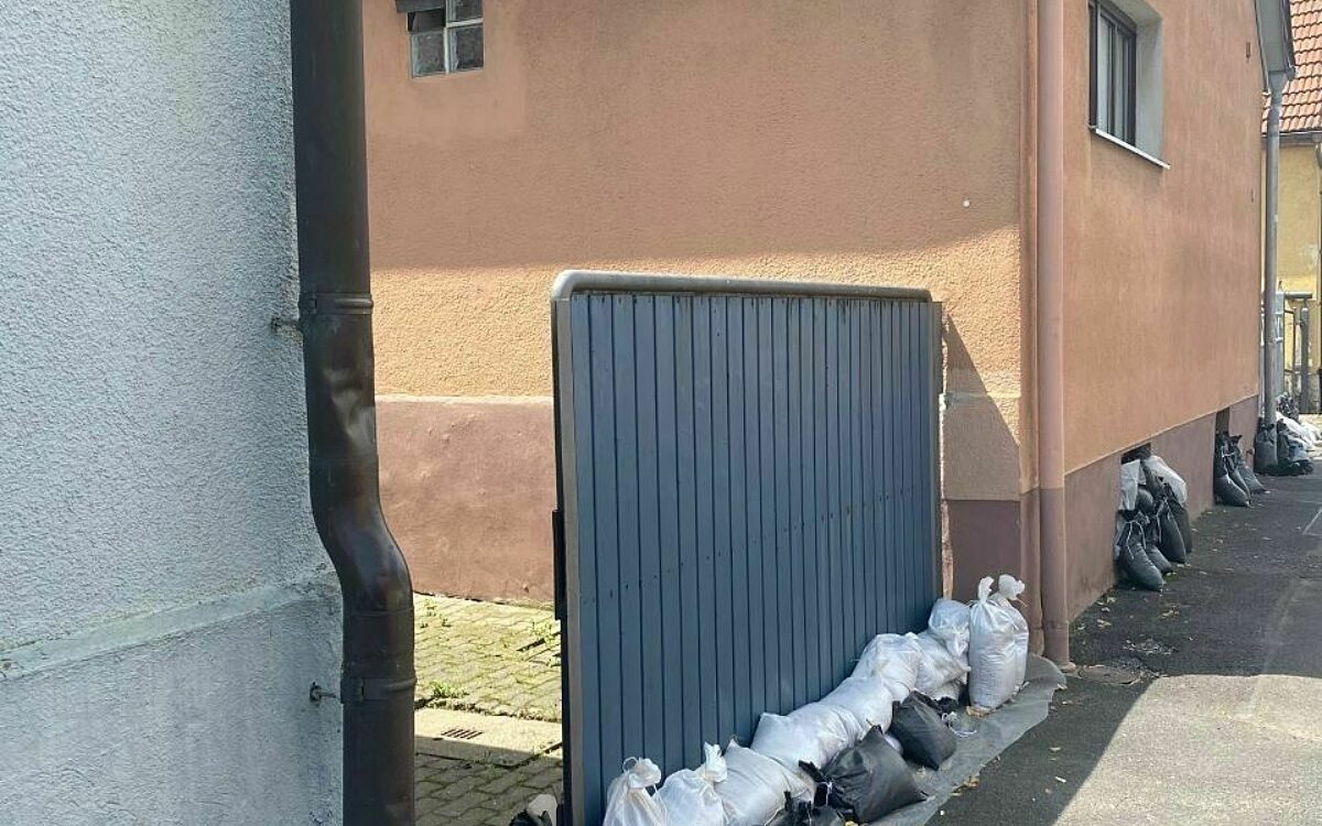Sandsäcke schützen vor Hochwasser in Wiesentheid Sandsäcke schützen vor Hochwasser in Wiesentheid