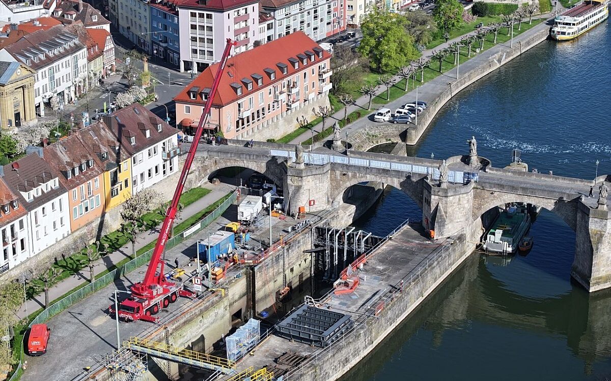 Eine Luftaufnahme der Schleusensperre 2024 in Würzburg Eine Luftaufnahme der Schleusensperre 2024 in Würzburg