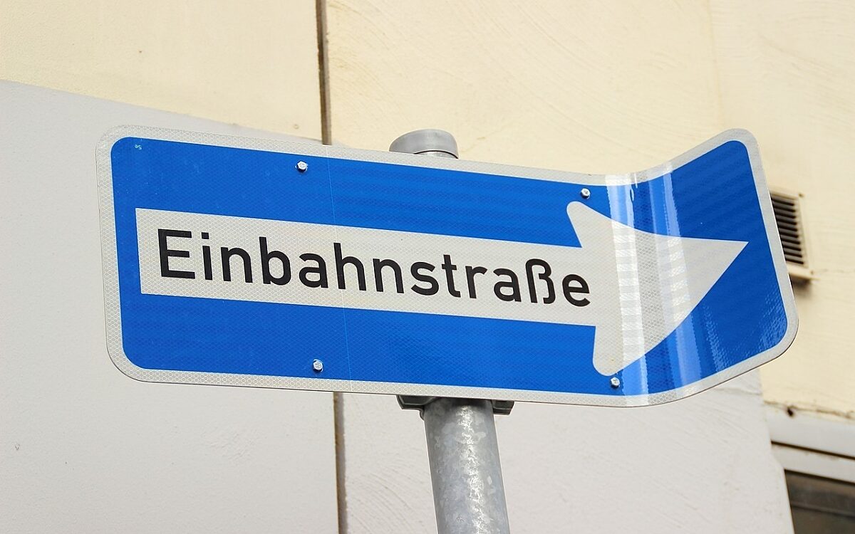 Symbolbild Einbahnstraße Symbolbild Einbahnstraße