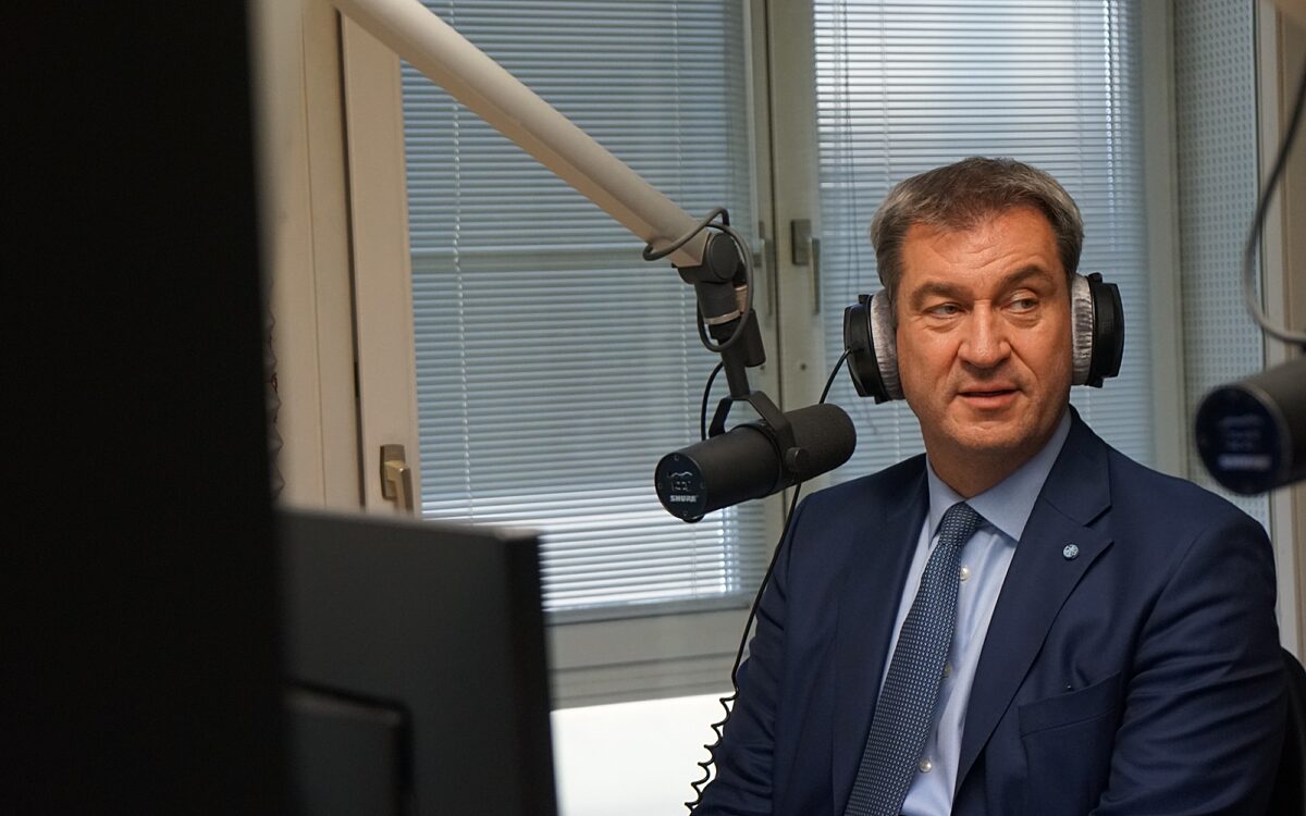 Ministerpräsident Markus Söder im Studio des Funkhaus Würzburg Ministerpräsident Markus Söder im Studio des Funkhaus Würzburg