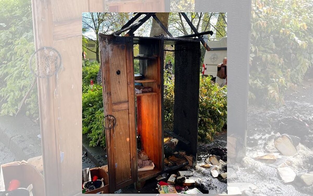 Der ausgebrannte Tauschschrank in der Würzburger Sanderau Der ausgebrannte Tauschschrank in der Würzburger Sanderau