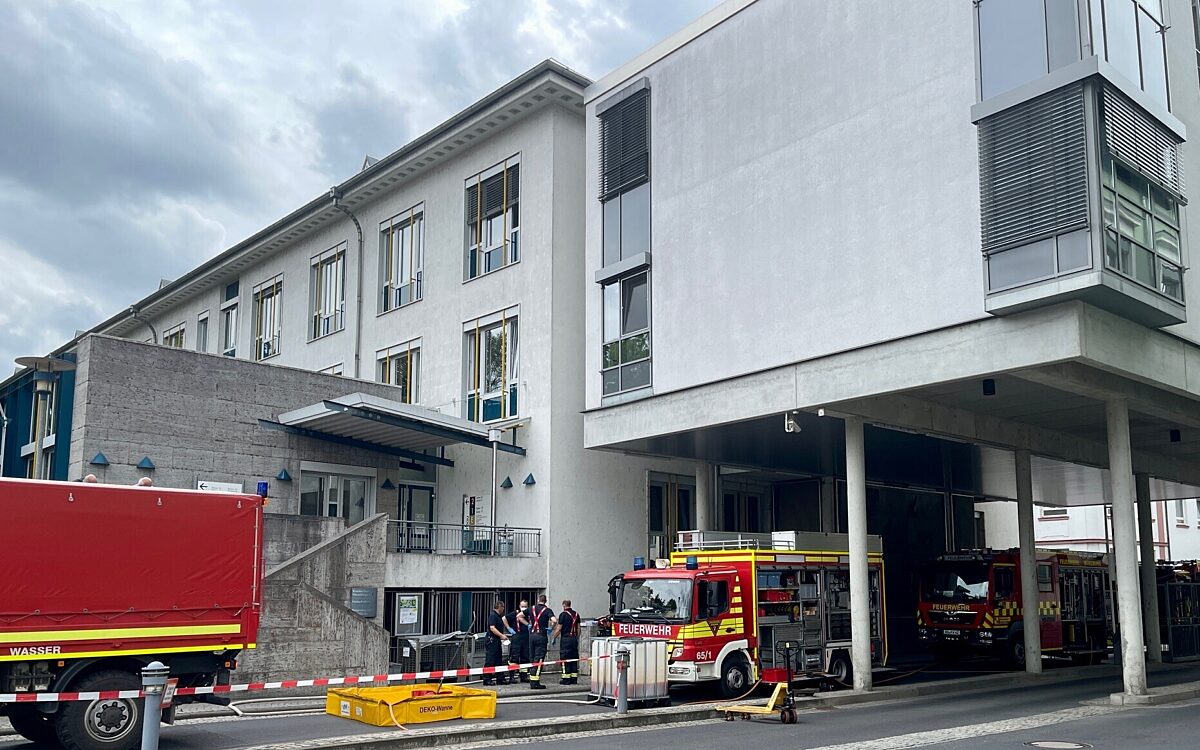 Der Feuerwehreinsatz am Juliusspital 2 Der Feuerwehreinsatz am Juliusspital 2