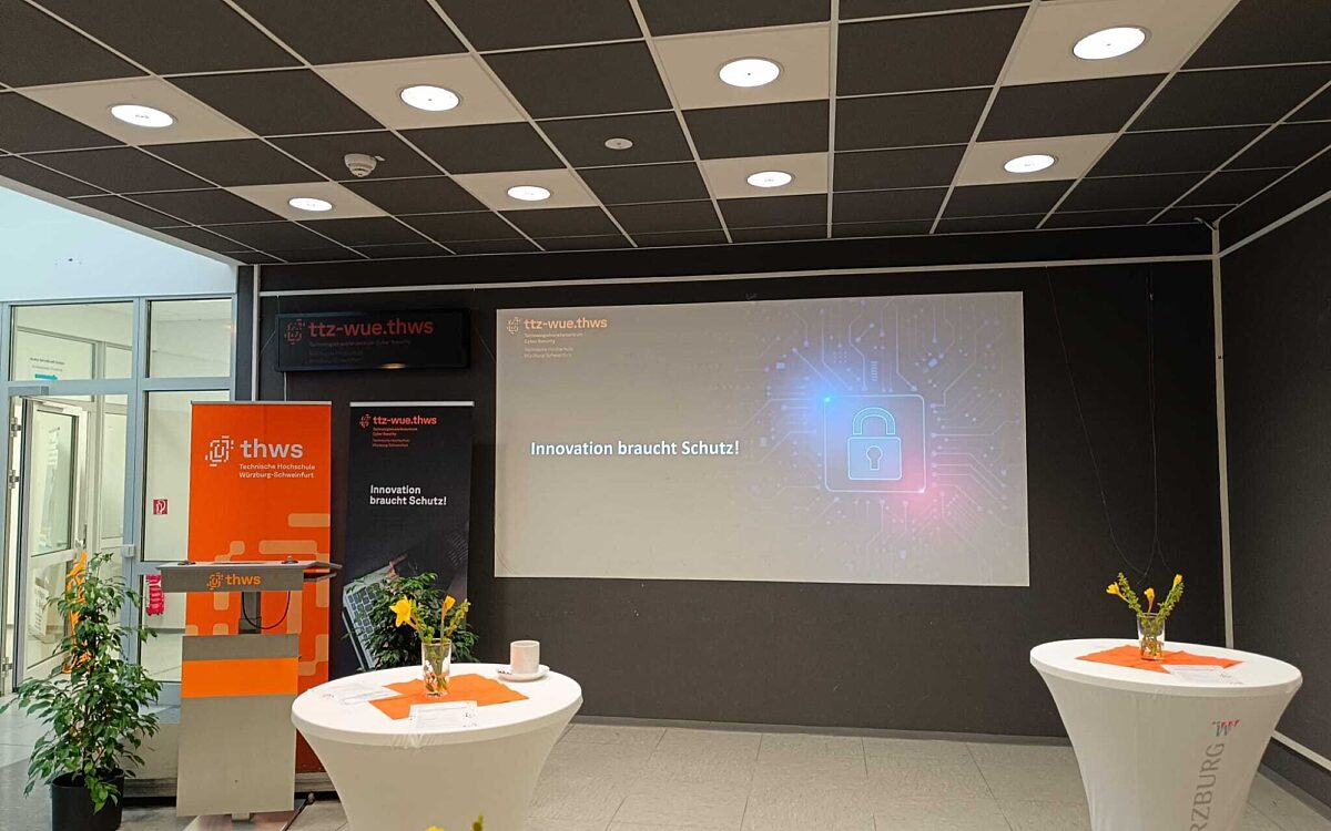 Das Technologie-Transferzentrum in Ochsenfurt bei der Eröffnung Das Technologie-Transferzentrum in Ochsenfurt bei der Eröffnung