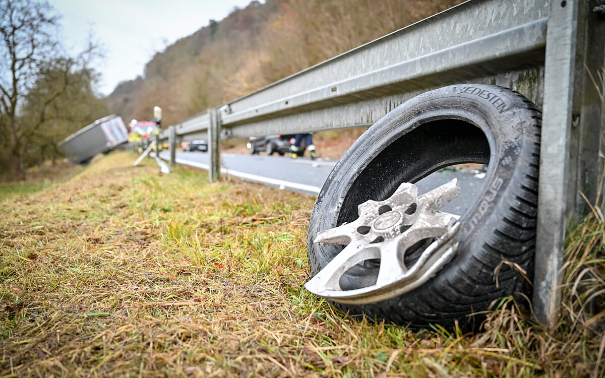 Unfall mit einem LKW bei Rothenfels Unfall mit einem LKW bei Rothenfels