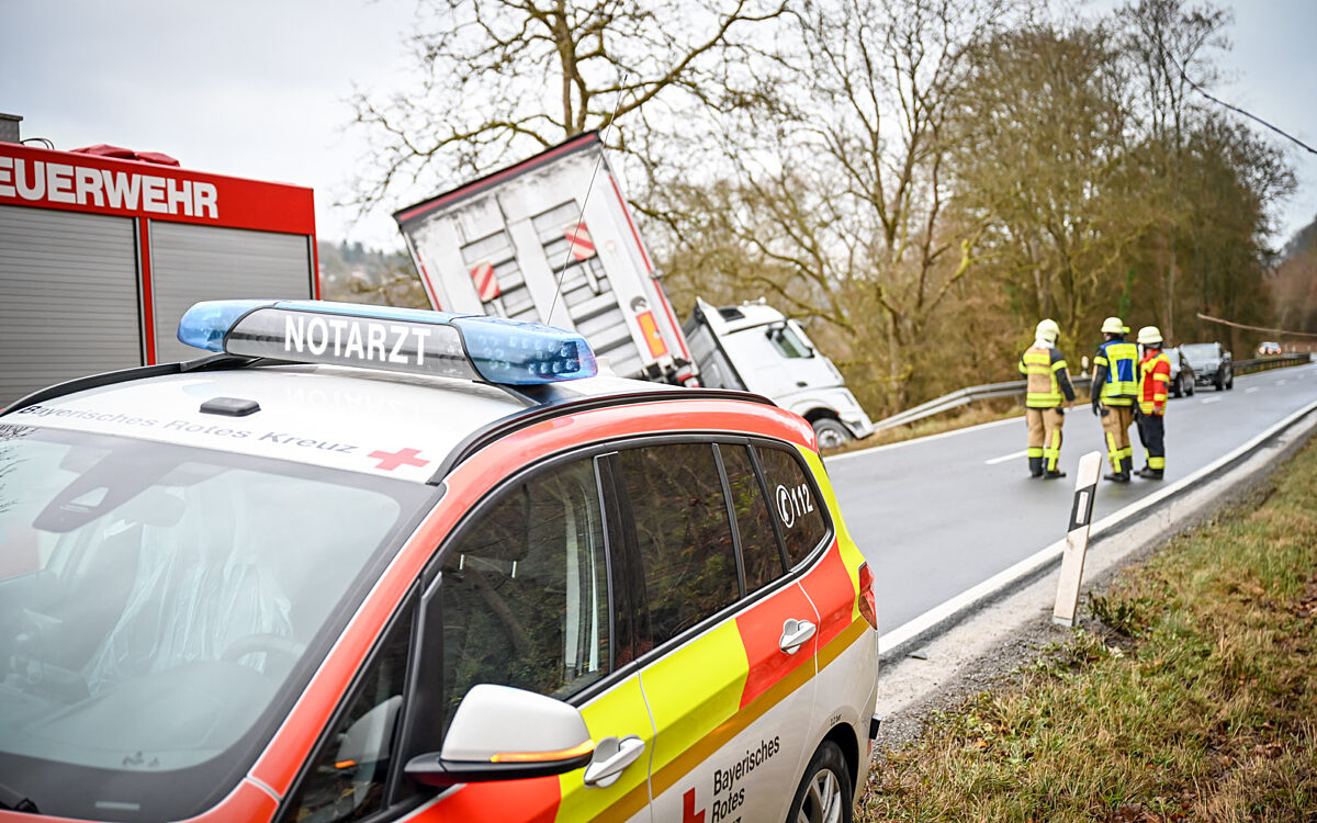 Unfall mit einem LKW bei Rothenfels Unfall mit einem LKW bei Rothenfels