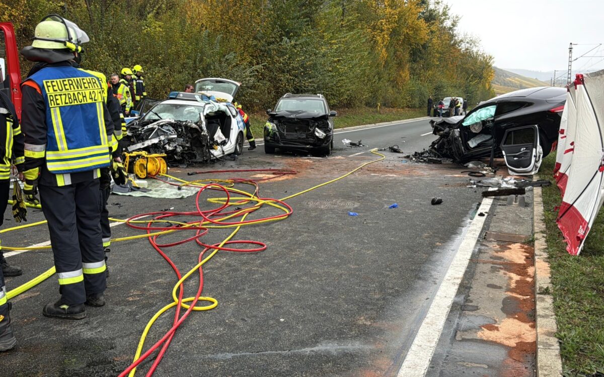 Unfall mit Polizeiauto Unfall mit Polizeiauto