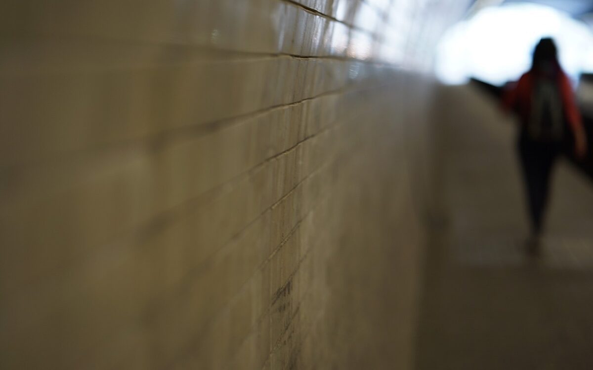 Eine Unterführung bei Tag Eine Unterführung bei Tag