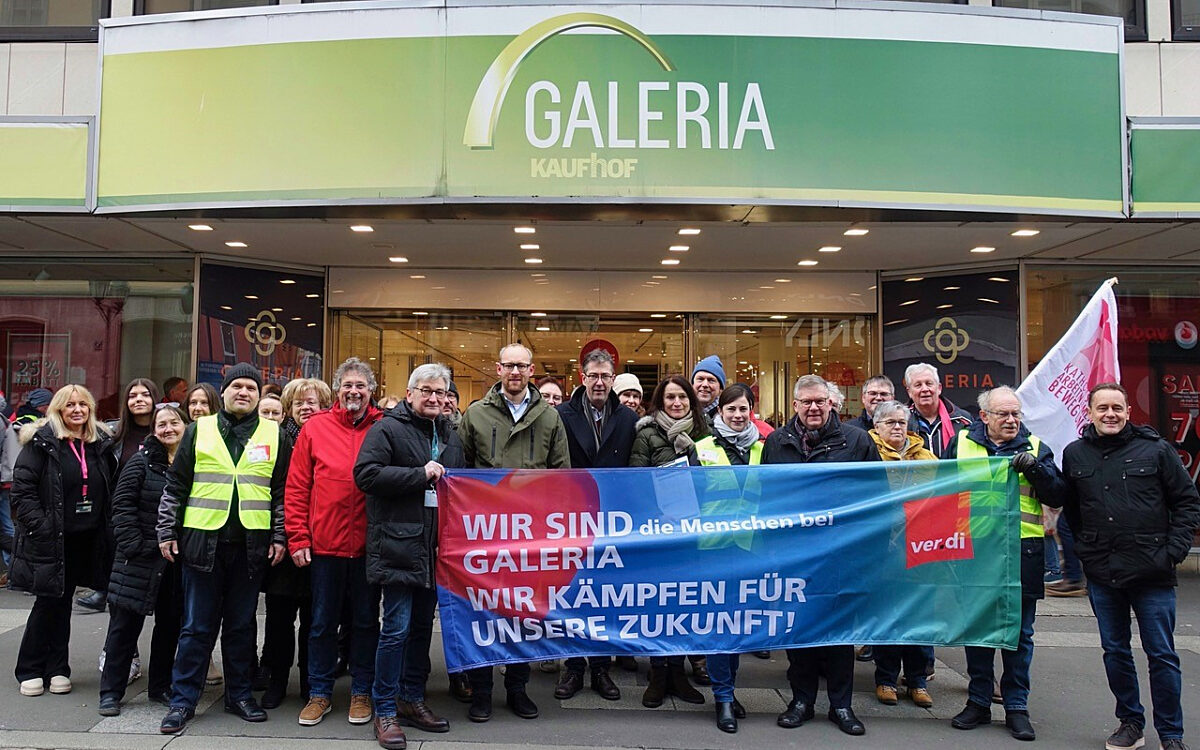 Verdi sammelt Unterschriften für Galeria Kaufhof Erhalt Verdi sammelt Unterschriften für Galeria Kaufhof Erhalt
