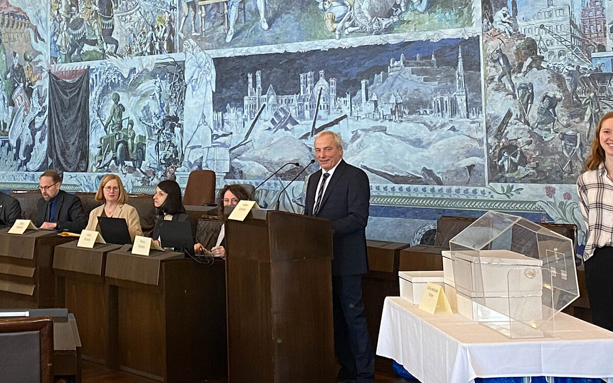 Die Auslosung von Grundstücken in Lengfeld Die Auslosung von Grundstücken in Lengfeld