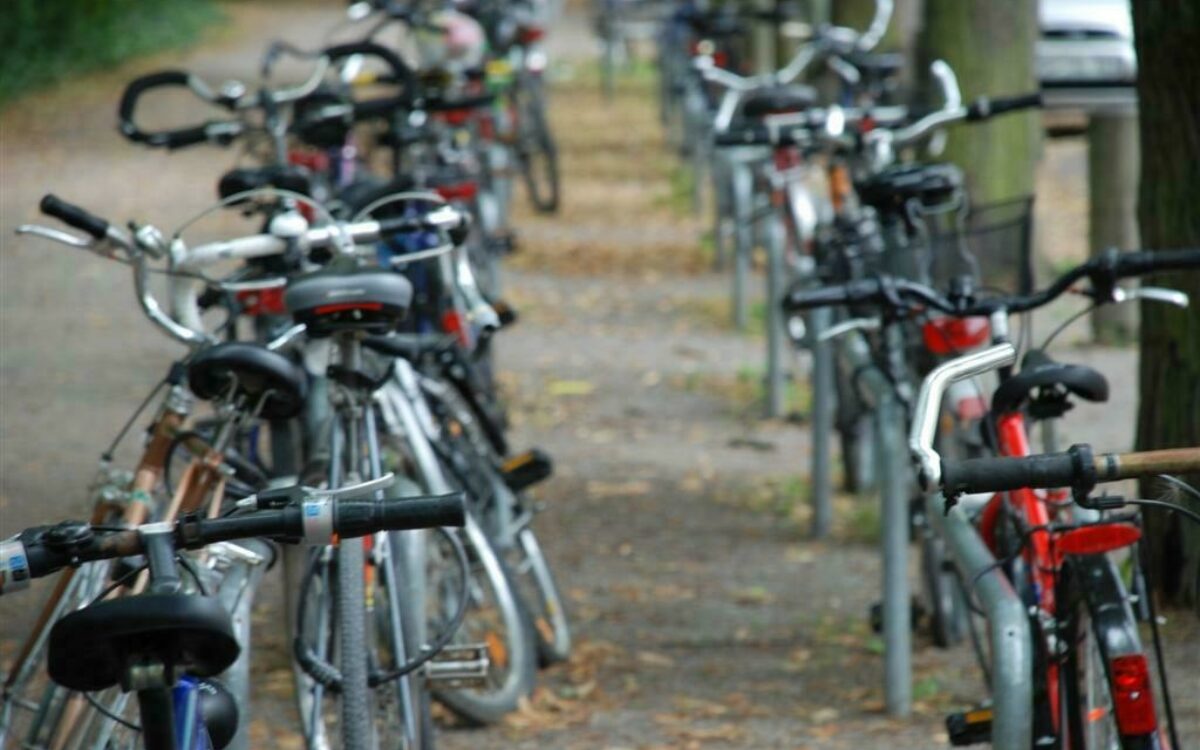 Fahrraeder abgesperrt Fahrraeder abgesperrt