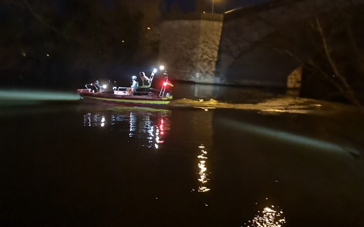 Der Einsatz, nachdem ein Mann in Kitzingen in den Main gestürzt ist Der Einsatz, nachdem ein Mann in Kitzingen in den Main gestürzt ist