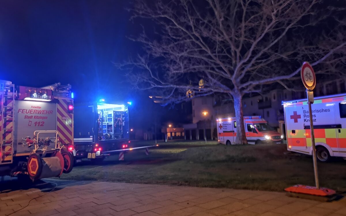 Der Einsatz, nachdem ein Mann in Kitzingen in den Main gestürzt ist Der Einsatz, nachdem ein Mann in Kitzingen in den Main gestürzt ist