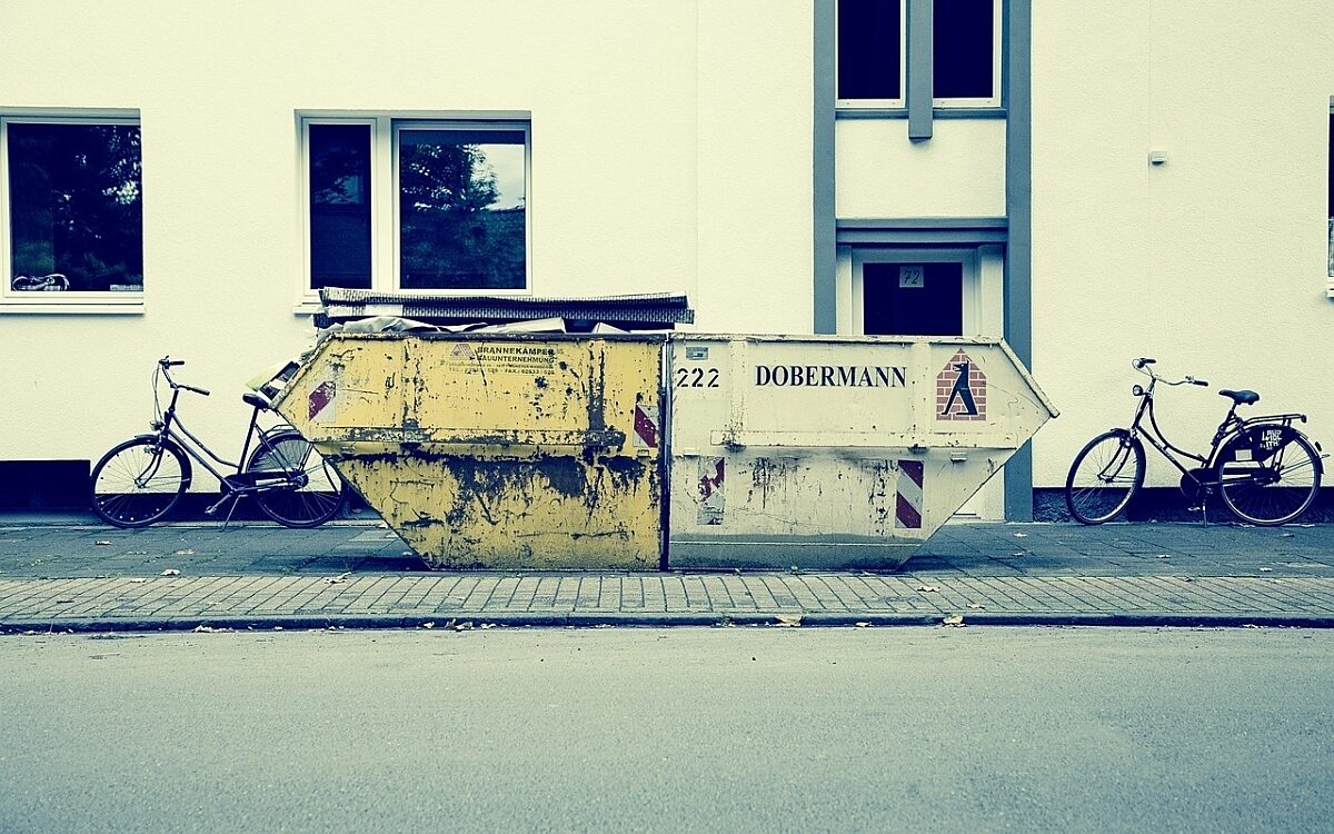 Symbolbild Müllcontainer